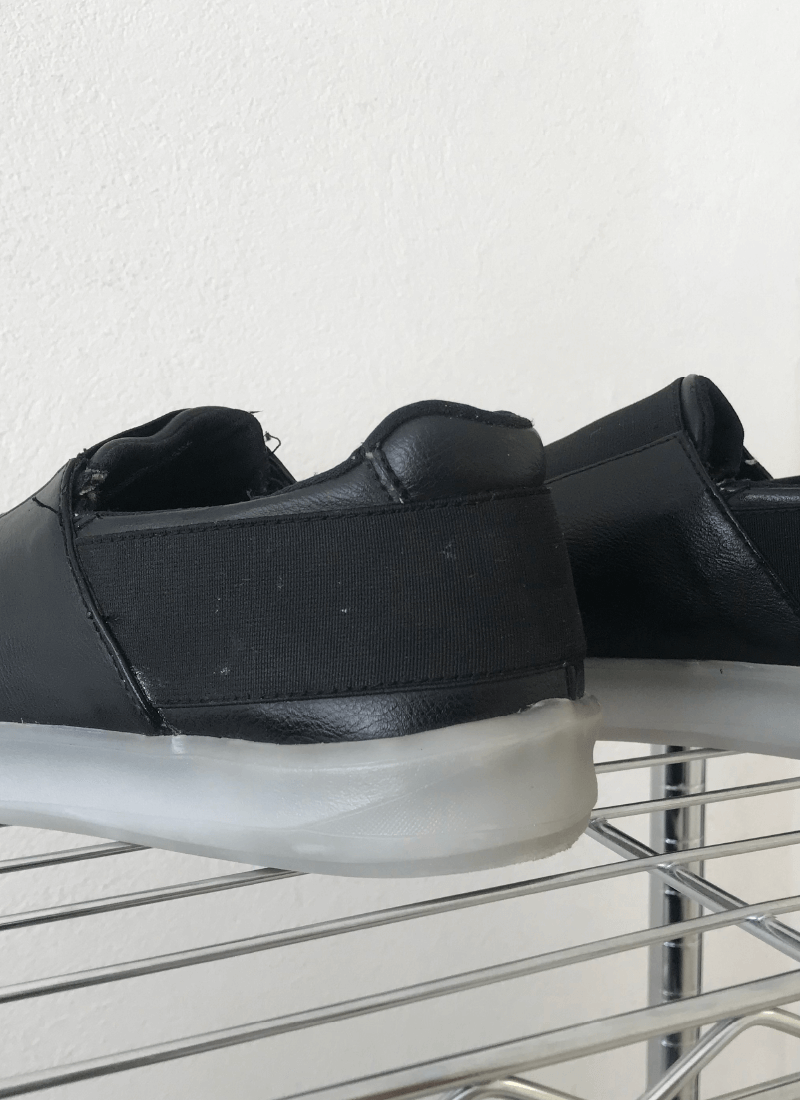 Tenis Glowalkers de piel negros con luces Unisex - Imagen 6