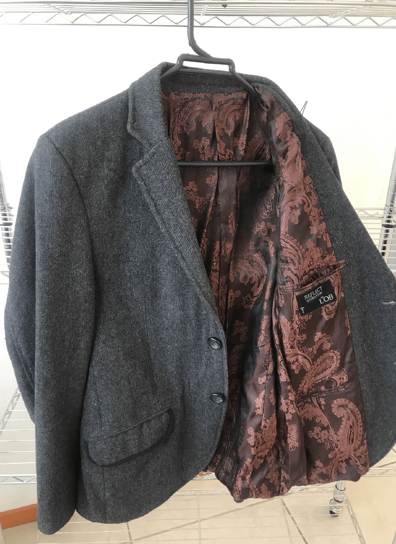 Lengua-Magazine-Bazar-Ropa-Accesorios-y-mas-de-segunda-mano-ropa-usada-saco-blazer-hombre-saco-de-hombre-marca-lob-color-gris-oscuro