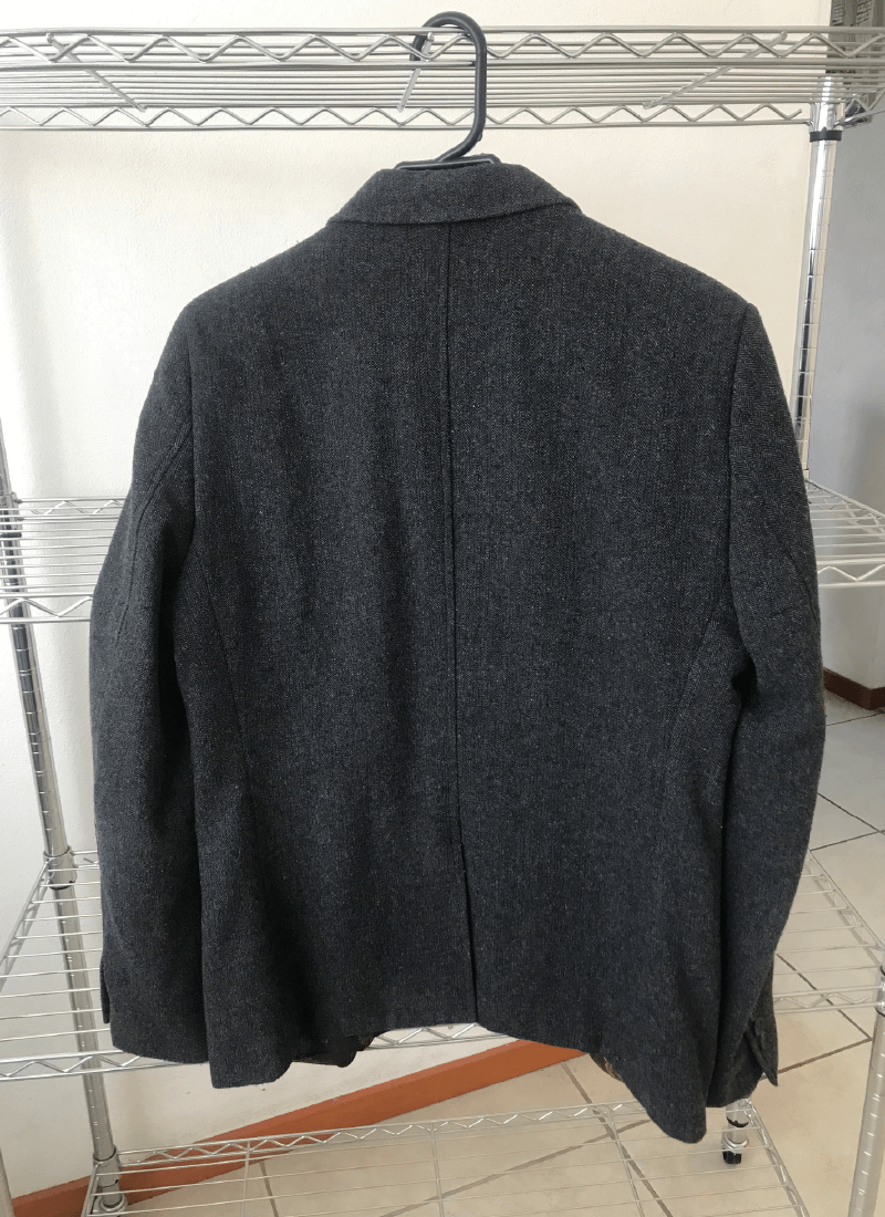 Lengua-Magazine-Bazar-Ropa-Accesorios-y-mas-de-segunda-mano-ropa-usada-saco-blazer-hombre-saco-de-hombre-marca-lob-color-gris-oscuro