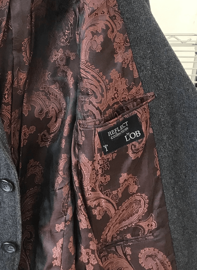 Lengua-Magazine-Bazar-Ropa-Accesorios-y-mas-de-segunda-mano-ropa-usada-saco-blazer-hombre-saco-de-hombre-marca-lob-color-gris-oscuro