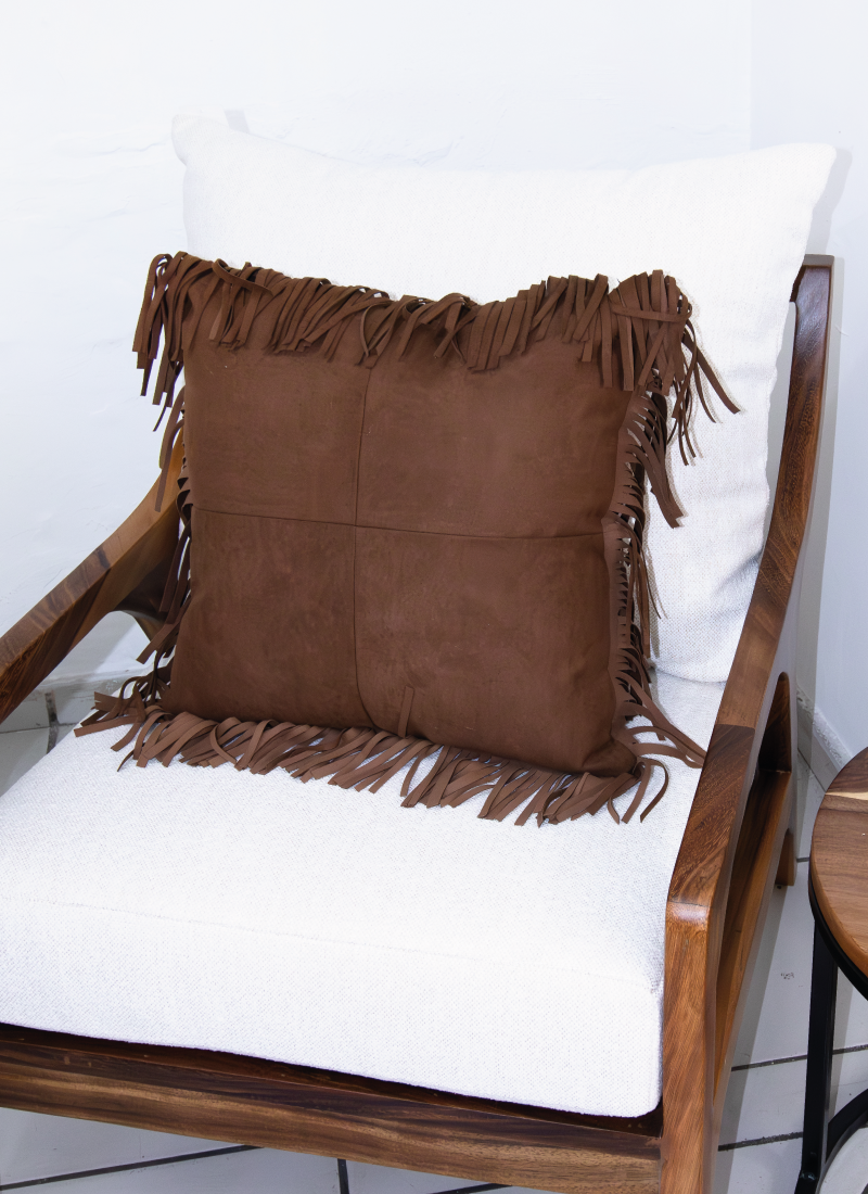 cojines-decorativo-cojines-decorativos-mclr-tienda-en-linea-de-cojineria-mclr-decoracion-para-el-hogar-cojin-peludo-pelo-suave-blanco-con-sintetico-color-madera-chocolate