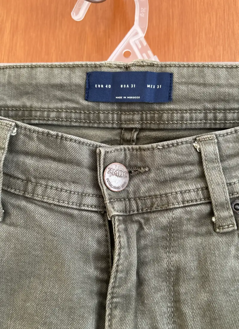 Pantalón Zara Bull verde olivo rasgado - Imagen 4