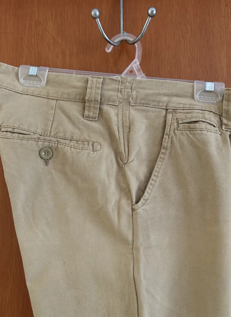 Pantalón chino beige para hombre