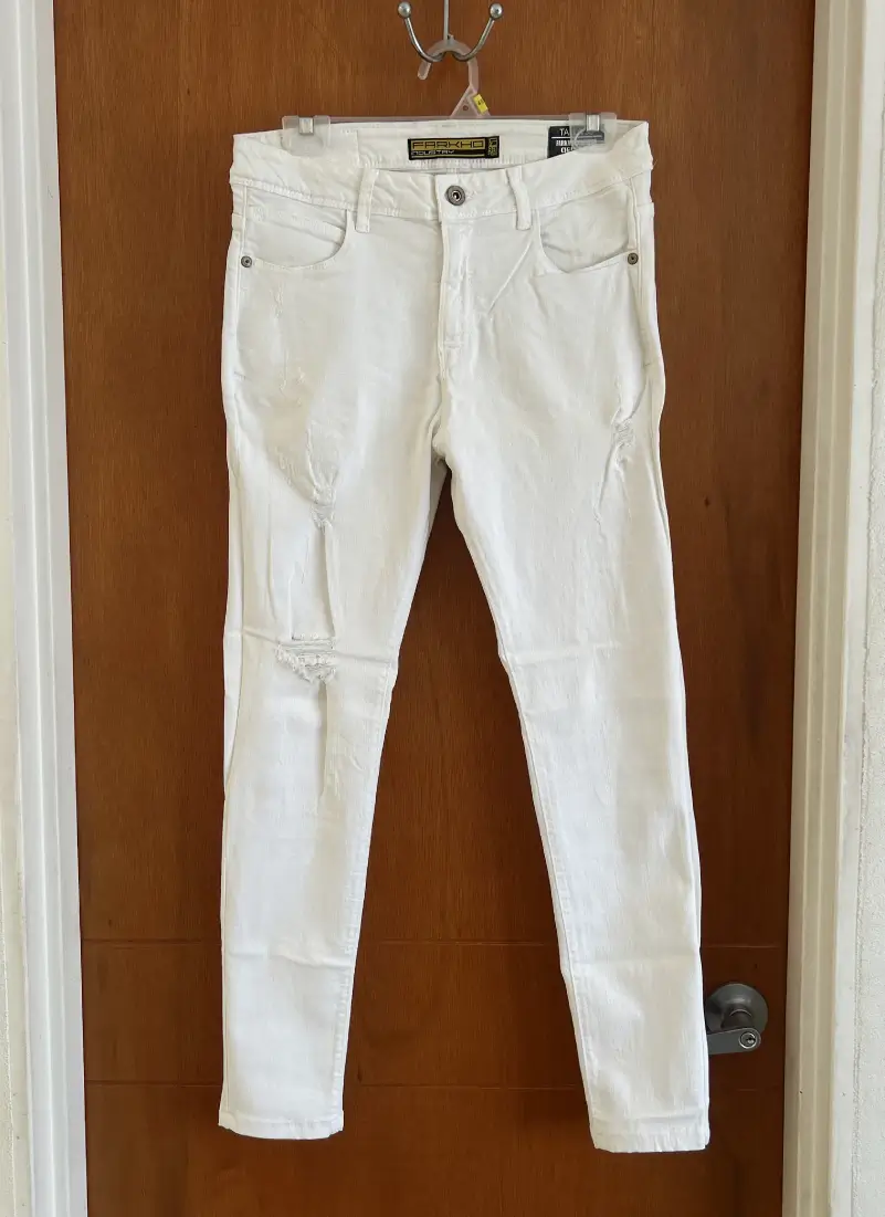 Pantalón Skinny Stretch blanco rasgado