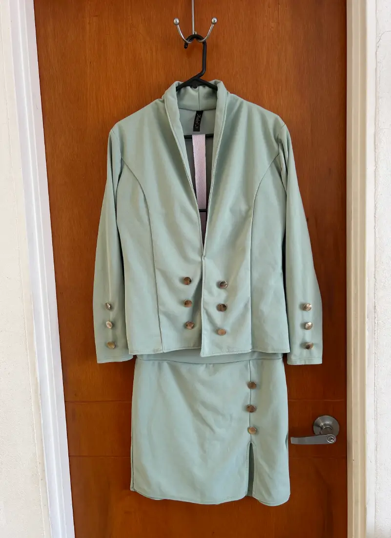 Conjunto blazer y falda short verde menta para mujer