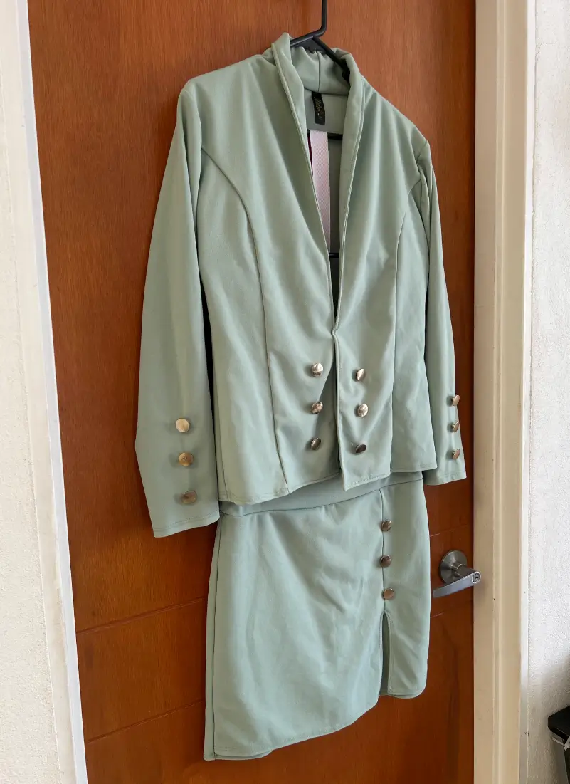 Conjunto blazer y falda short verde menta para mujer