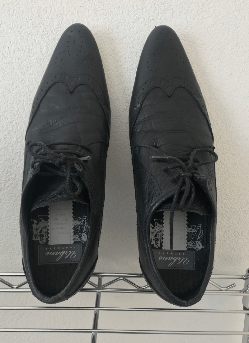 Lengua-Magazine-Bazar-Ropa-Accesorios-y-mas-de-segunda-mano-zapatos-de-piel-zapatos-usados-zapatos-de-segunda-color-negro-marca-urban-streat-wear-2 Lengua-Magazine-Bazar-Ropa-Accesorios-y-mas-de-segunda-mano-zapatos-de-piel-zapatos-usados-zapatos-de-segunda-color-negro-marca-urban-streat-wear-zapatos-clasicos-de-piel