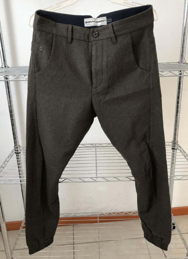 Lengua-Magazine-Bazar-Ropa-Accesorios-y-mas-de-segunda-mano-ropa-usada-pantalon-carrot-skkiny-marca-topman-color-verde-olivo