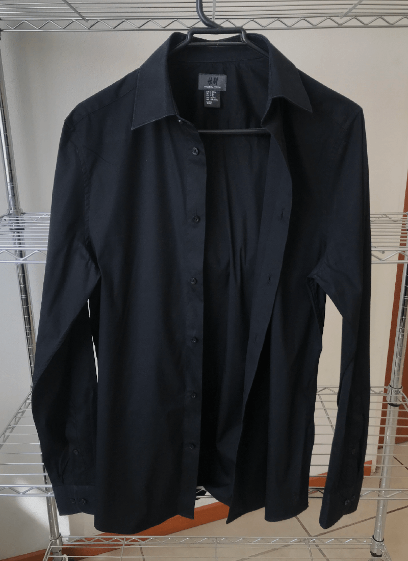 Lengua-magazine-bazar-de-ropa-de-segunda-mano-camisa-de-manga-larga-marca-hm-man-color-negro2 Lengua-magazine-bazar-de-ropa-de-segunda-mano-camisa-de-manga-larga-marca-hm-man-color-negro