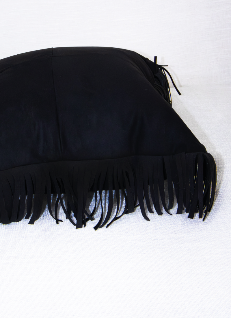 cojines-decorativo-cojines-decorativos-mclr-tienda-en-linea-de-cojineria-mclr-decoracion-para-el-hogar-cojin-flecos-negro-cojin-flecos-cojin-barbas-cojin-texano-2 cojines-decorativo-cojines-decorativos-mclr-tienda-en-linea-de-cojineria-mclr-decoracion-para-el-hogar-cojin-flecos-negro-cojin-flecos-cojin-barbas-cojin-texano