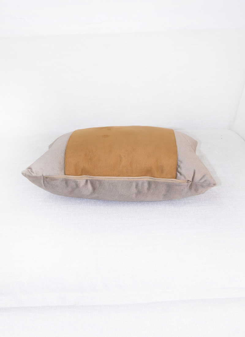 cojines-decorativos-mclr-tienda-en-linea-de-cojineria-mclr-decoracion-para-el-hogar-cojin-bicolor-cojin-rinonera-decorativo-color-avellana-beige-bitono