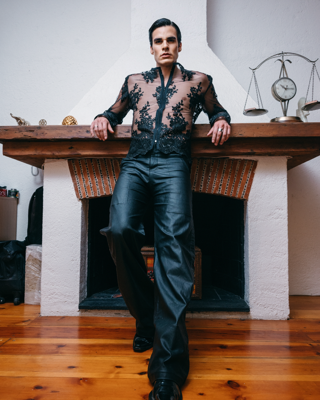Lengua-Magazine-ft-Eduardo-Barajas-Soy-lo-que-soy-cantante-y-actor-mexicano