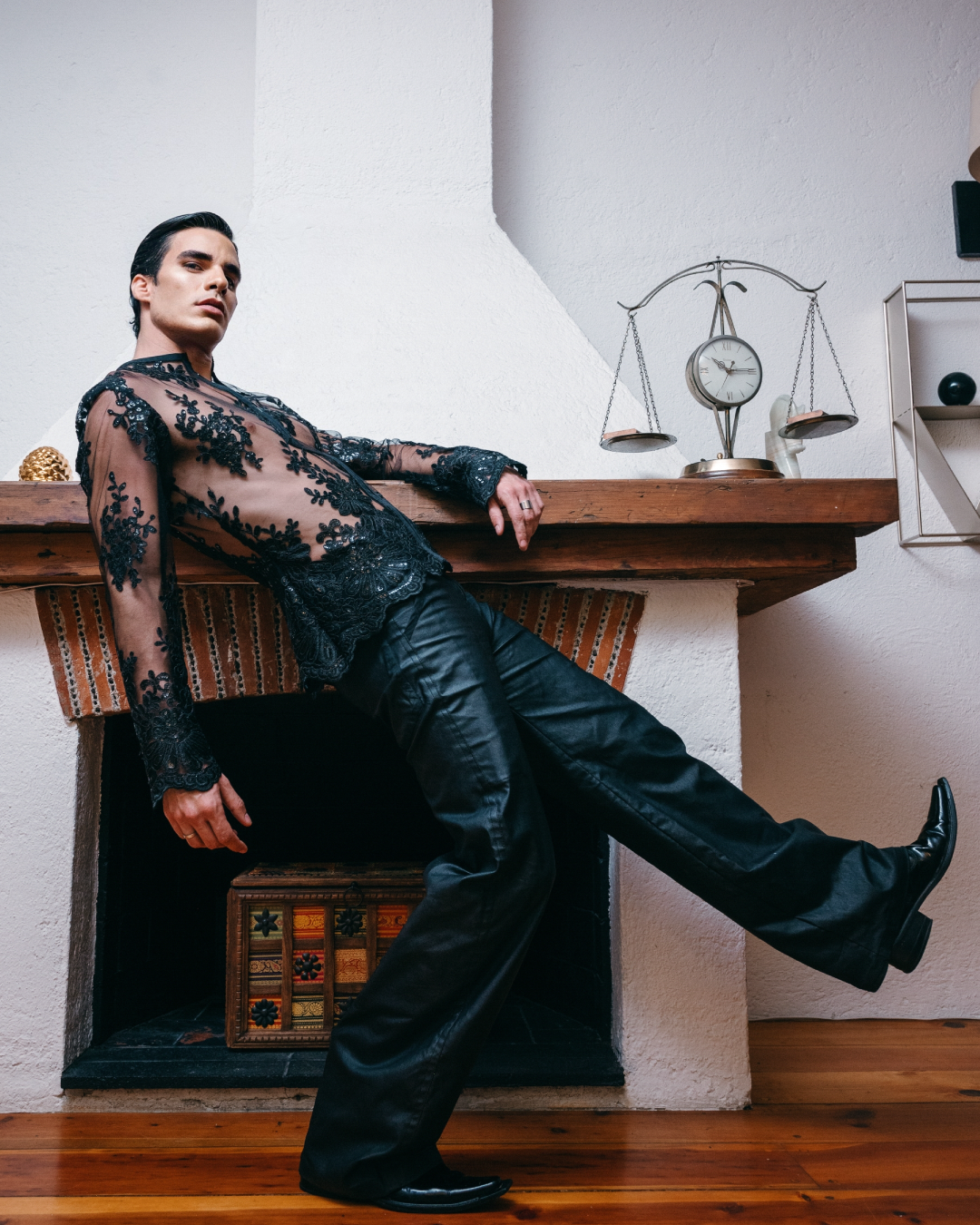 Lengua-Magazine-ft-Eduardo-Barajas-Soy-lo-que-soy-cantante-y-actor-mexicano