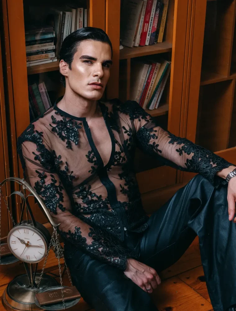 Lengua-Magazine-ft-Eduardo-Barajas-Soy-lo-que-soy-cantante-y-actor-mexicano